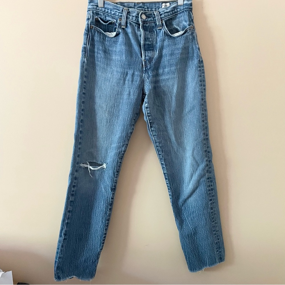 Levi’s White Oak Mid Rise Ankle Jeans